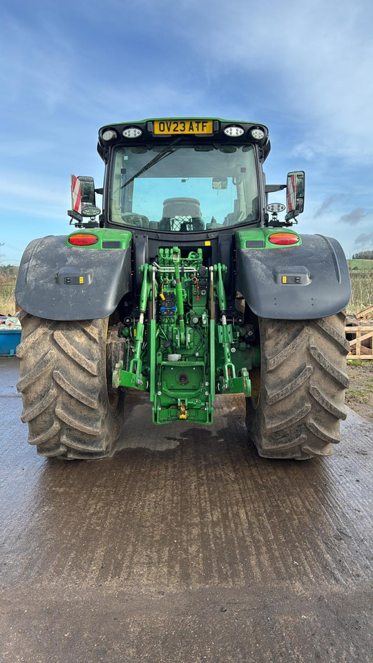 John Deere 6R 215 - Трактор: фото 4 John Deere 6R 215 - Трактор: фото 4