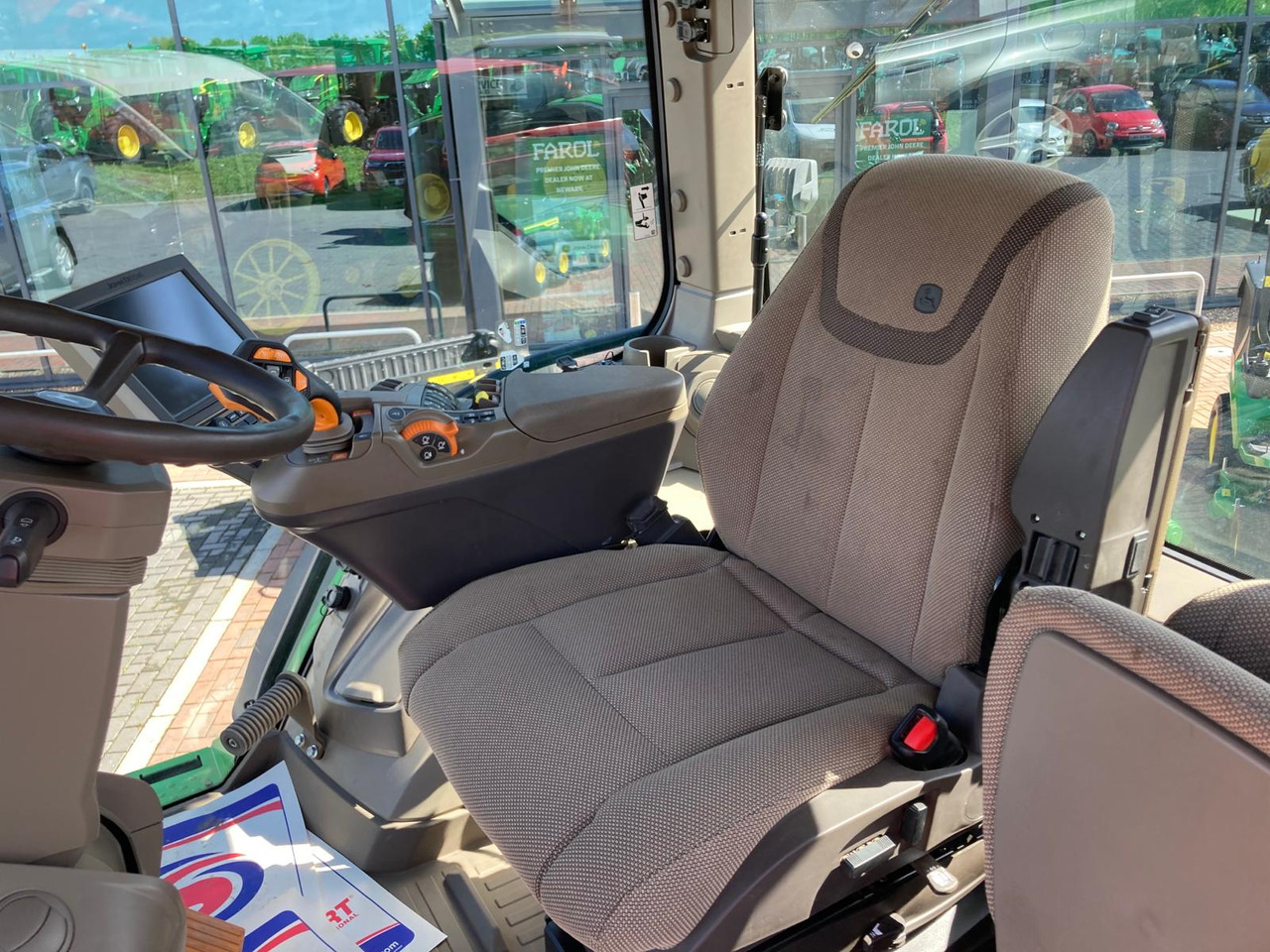 Трактор John Deere 7R 310: фото 15