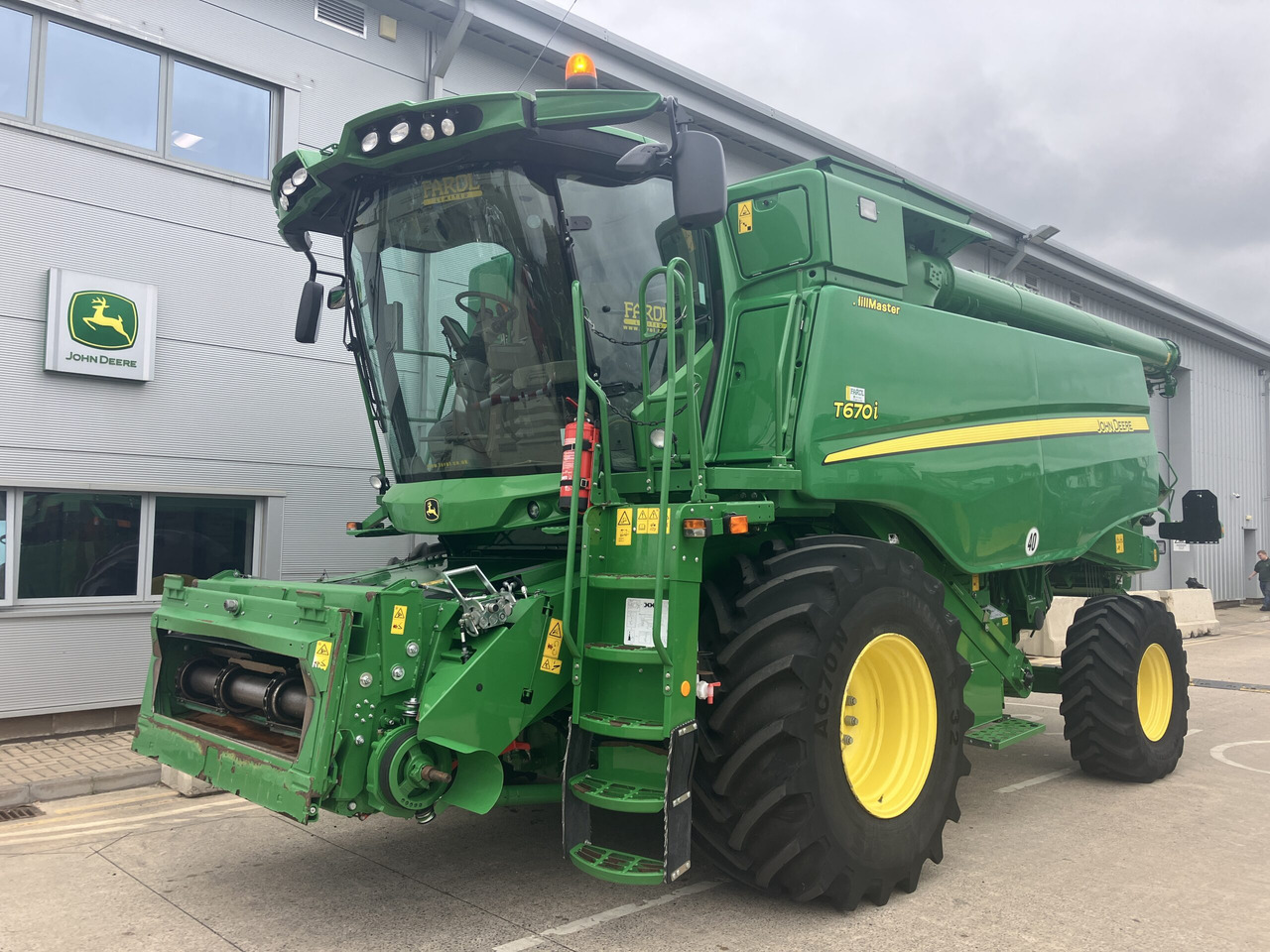 John Deere T670i HillMaster - Зерноуборочный комбайн: фото 1 John Deere T670i HillMaster - Зерноуборочный комбайн: фото 1