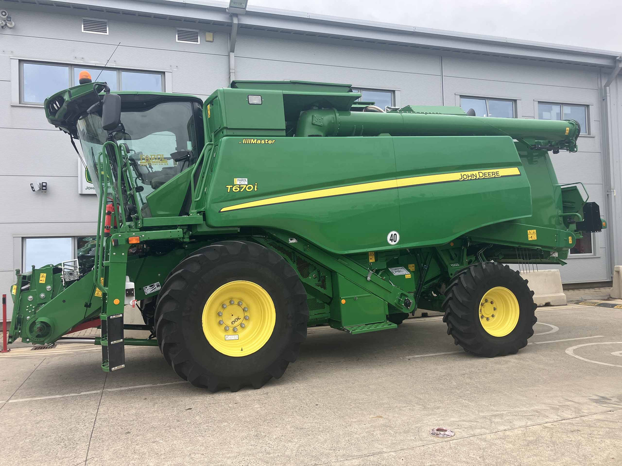 John Deere T670i HillMaster - Зерноуборочный комбайн: фото 2 John Deere T670i HillMaster - Зерноуборочный комбайн: фото 2