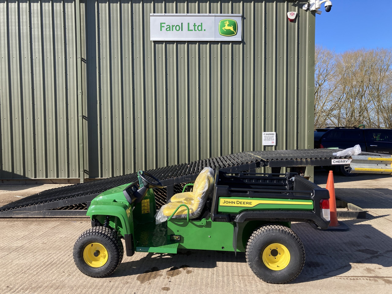 John Deere TE electric Gator - Квадроцикл: фото 2 John Deere TE electric Gator - Квадроцикл: фото 2
