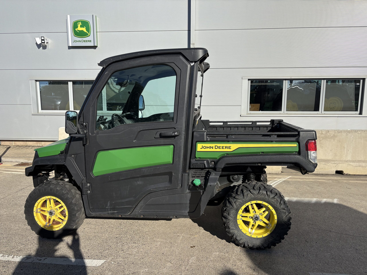 John Deere XUV865M Gator - Квадроцикл: фото 1 John Deere XUV865M Gator - Квадроцикл: фото 1