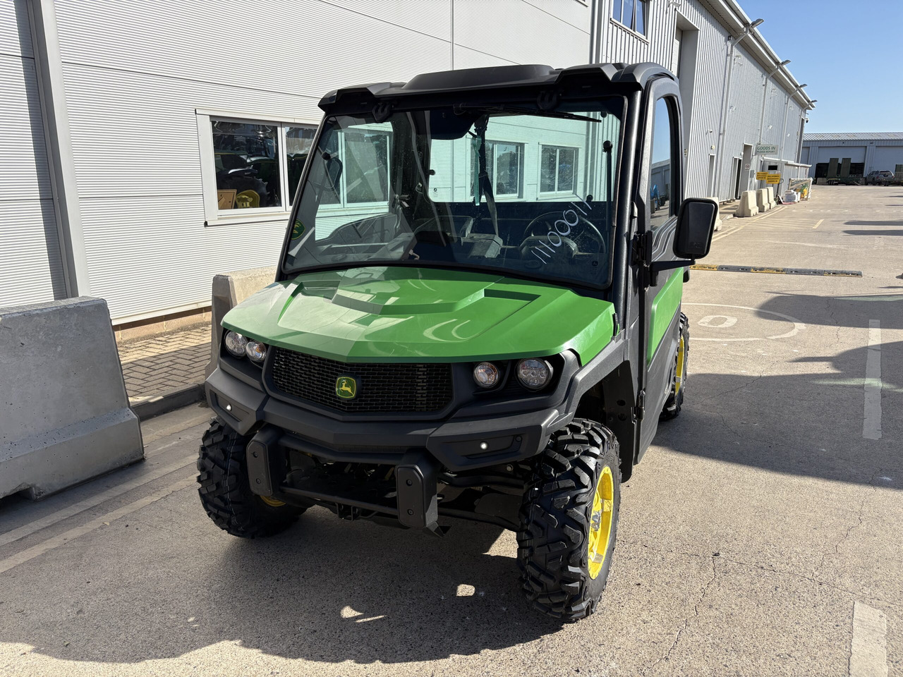 John Deere XUV865M Gator - Квадроцикл: фото 2 John Deere XUV865M Gator - Квадроцикл: фото 2