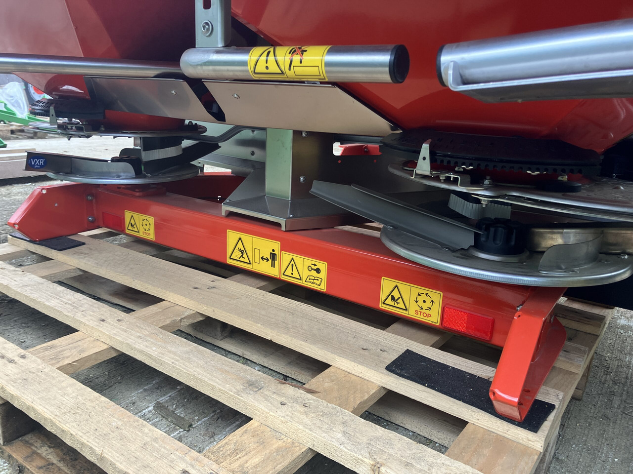 Kuhn Axis 40.2 M-EMC-W - Разбрасыватель удобрений: фото 4 Kuhn Axis 40.2 M-EMC-W - Разбрасыватель удобрений: фото 4
