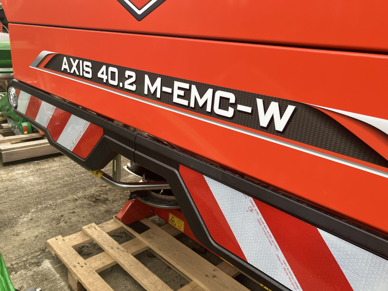 Kuhn Axis 40.2 M-EMC-W - Разбрасыватель удобрений: фото 3 Kuhn Axis 40.2 M-EMC-W - Разбрасыватель удобрений: фото 3