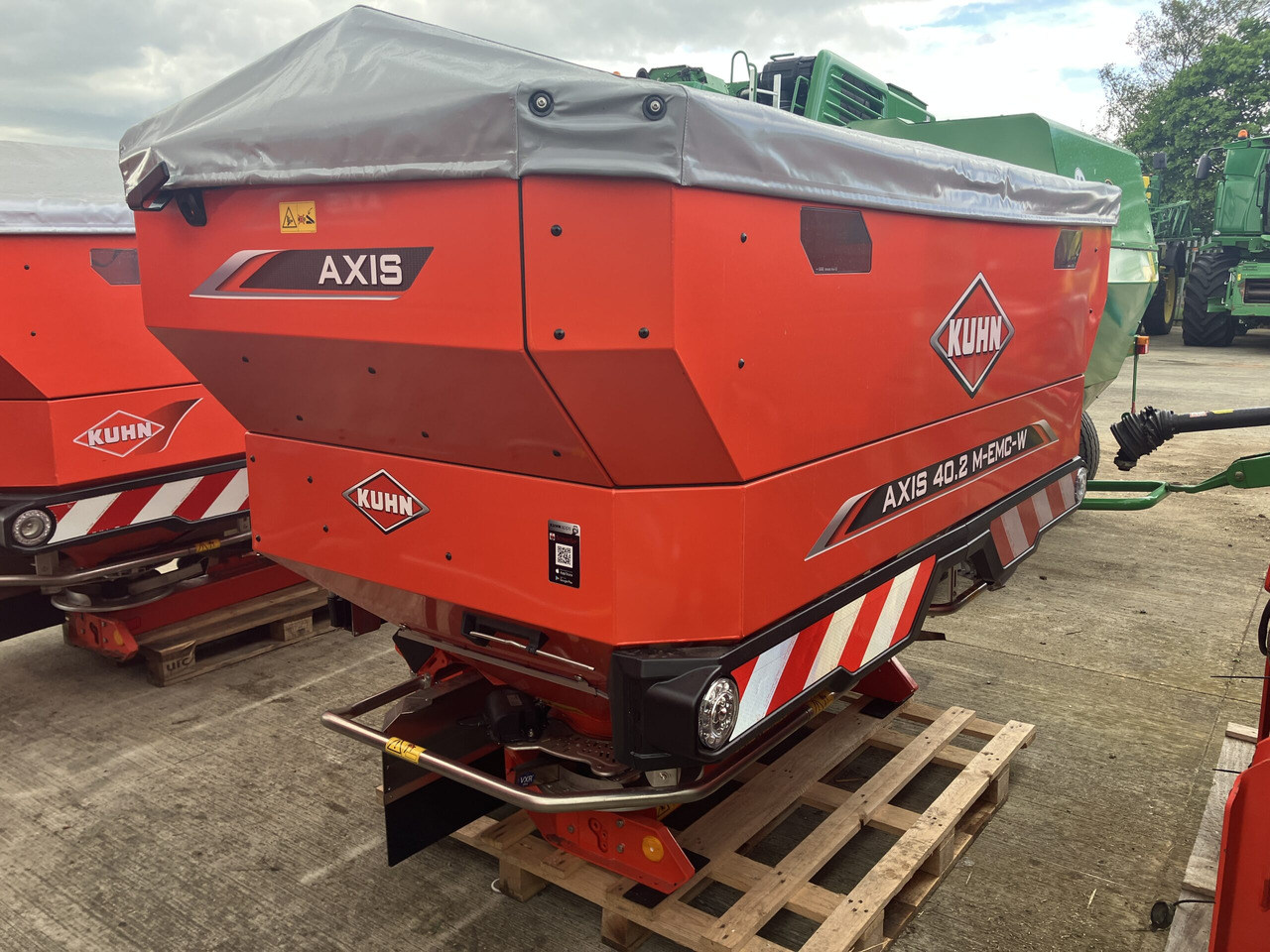 Kuhn Axis 40.2 M-EMC-W - Разбрасыватель удобрений: фото 2 Kuhn Axis 40.2 M-EMC-W - Разбрасыватель удобрений: фото 2