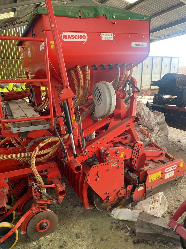 Maschio Alitalia 3mtr drill with 3mtr Power Harrow - Посевной комплекс: фото 2 Maschio Alitalia 3mtr drill with 3mtr Power Harrow - Посевной комплекс: фото 2