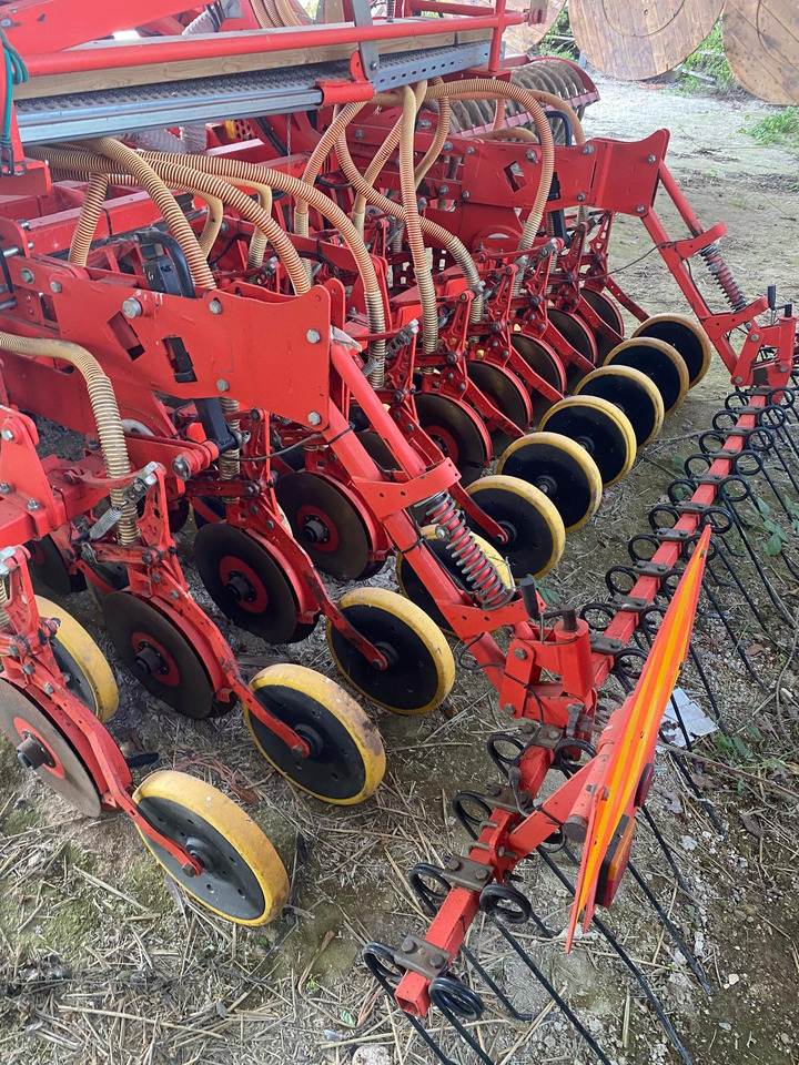 Maschio Alitalia 3mtr drill with 3mtr Power Harrow - Посевной комплекс: фото 3 Maschio Alitalia 3mtr drill with 3mtr Power Harrow - Посевной комплекс: фото 3