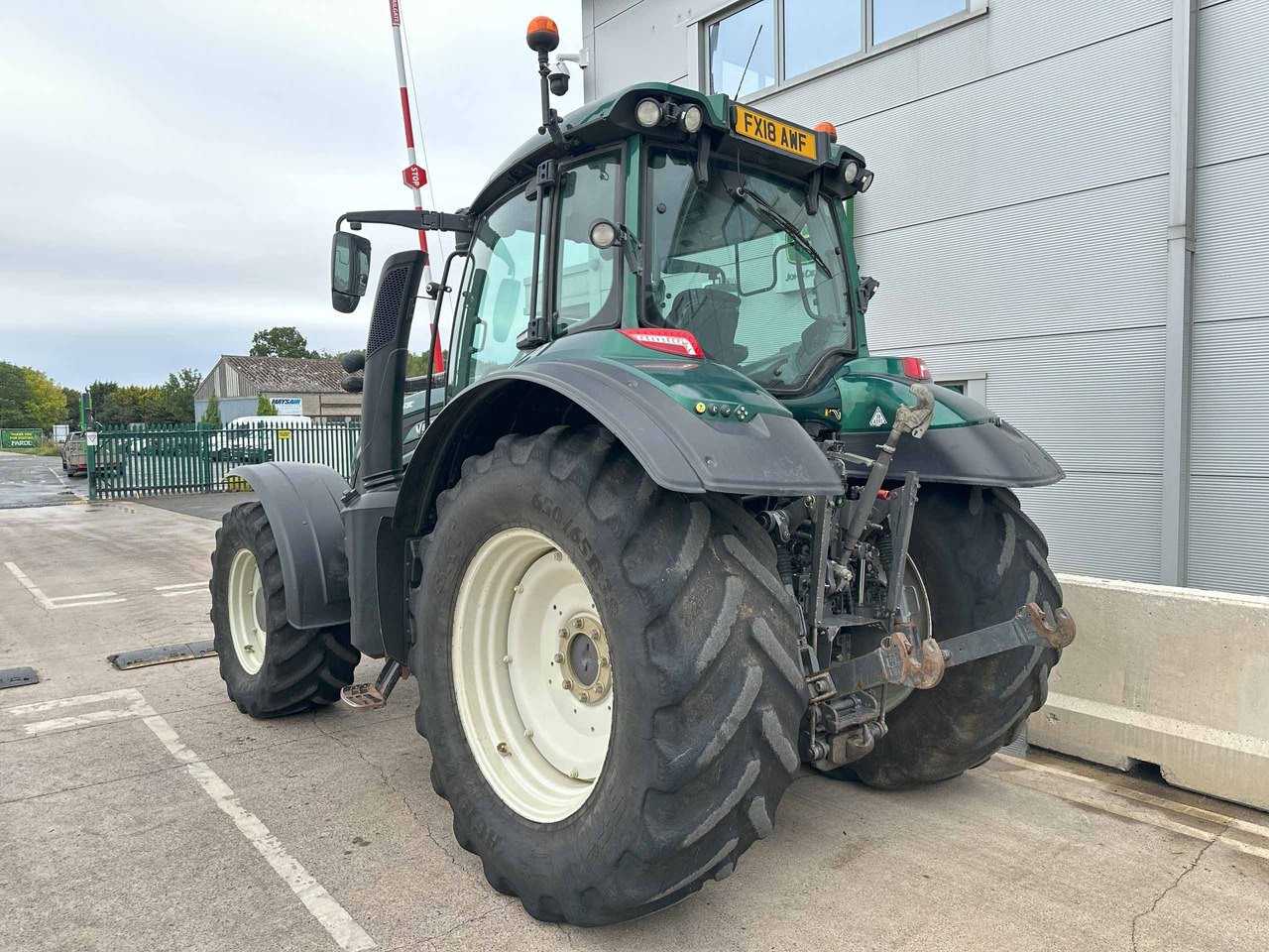 Valtra T174EV - Трактор: фото 3 Valtra T174EV - Трактор: фото 3
