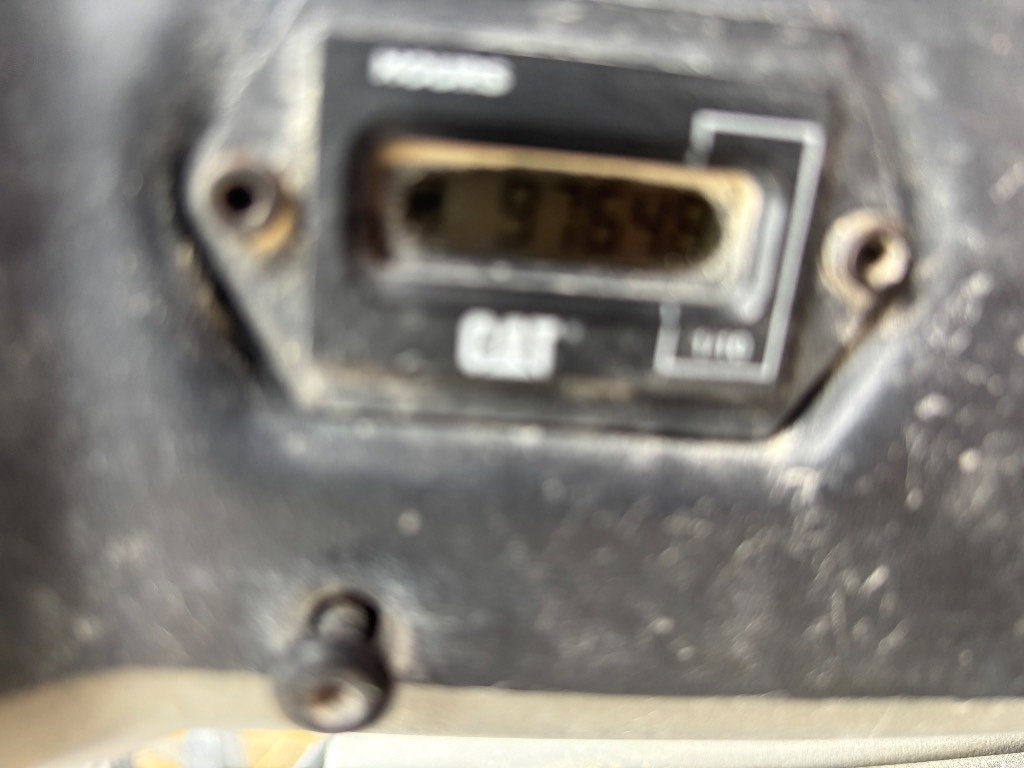 Колёсный погрузчик CAT 908: фото 13