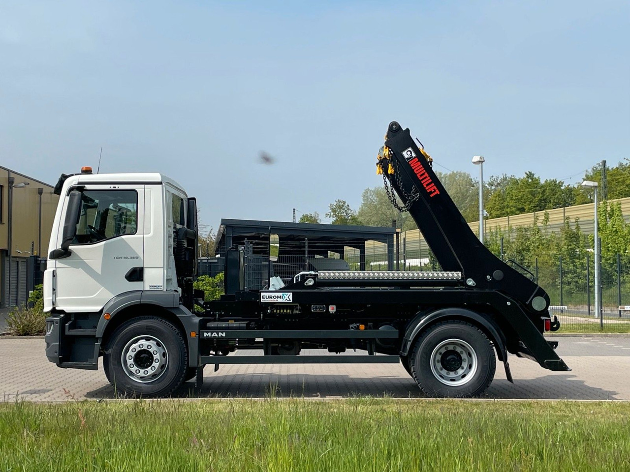 MAN TGM 18.320 4x2 Euro 6e Hiab Multilift Futura 12 - Самосвал, Автоманипулятор: фото 3 MAN TGM 18.320 4x2 Euro 6e Hiab Multilift Futura 12 - Самосвал, Автоманипулятор: фото 3