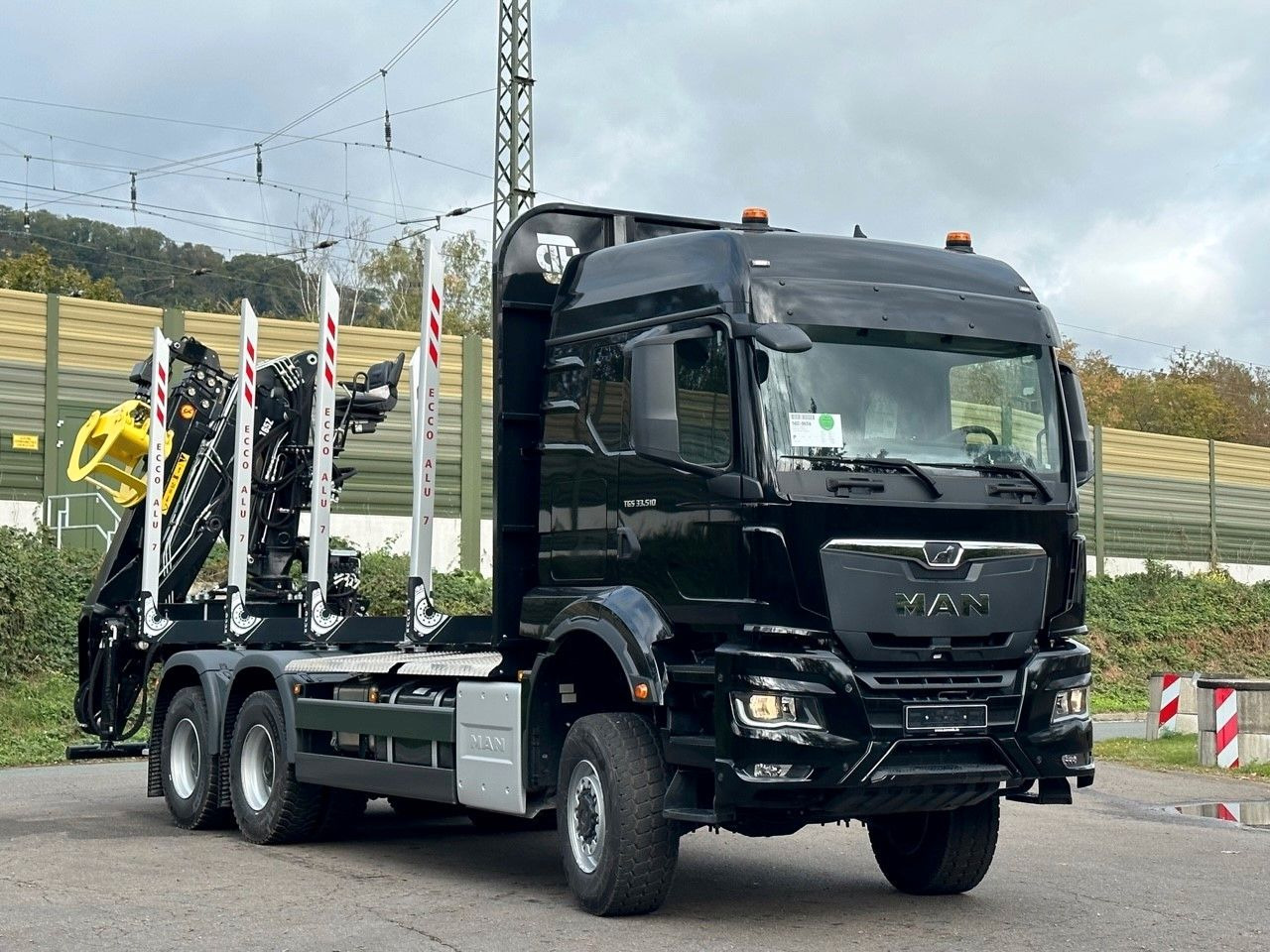 MAN TGS 33.520 6X6 Euro6e LogLift 165 Z - Лесовоз, Автоманипулятор: фото 1 MAN TGS 33.520 6X6 Euro6e LogLift 165 Z - Лесовоз, Автоманипулятор: фото 1