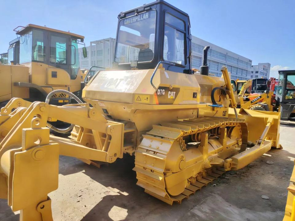 Almost New Landing Leveling Road Laying Machinery Bulldozers Caterpillar D7G Used Bulldozers for Sale - Бульдозер: фото 2 Almost New Landing Leveling Road Laying Machinery Bulldozers Caterpillar D7G Used Bulldozers for Sale - Бульдозер: фото 2