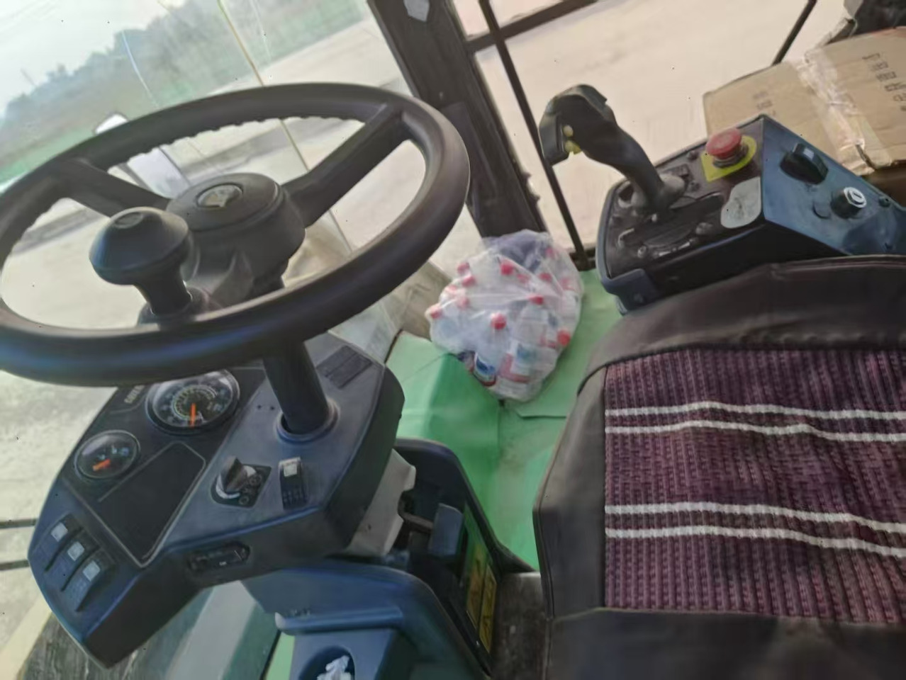 CATERPILLAR CB564D - Каток: фото 4 CATERPILLAR CB564D - Каток: фото 4