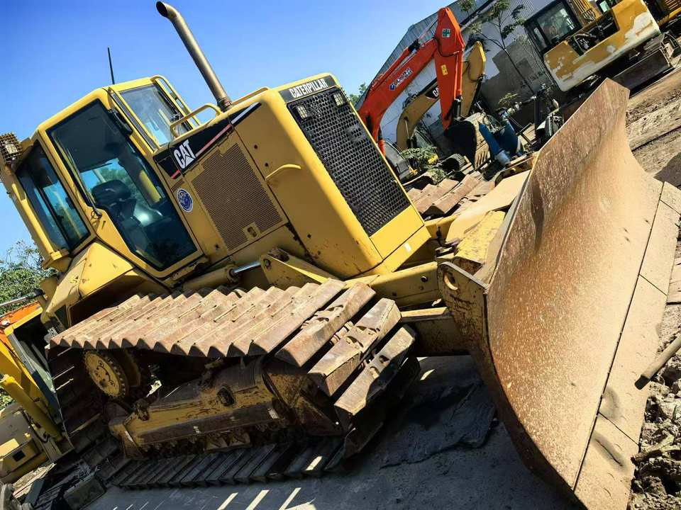 Caterpillar Tracks Bulldozer Japan Used Core Components Include Cummins Engine Pump Bearing and Gearbox at Competitive Price - Бульдозер: фото 2 Caterpillar Tracks Bulldozer Japan Used Core Components Include Cummins Engine Pump Bearing and Gearbox at Competitive Price - Бульдозер: фото 2
