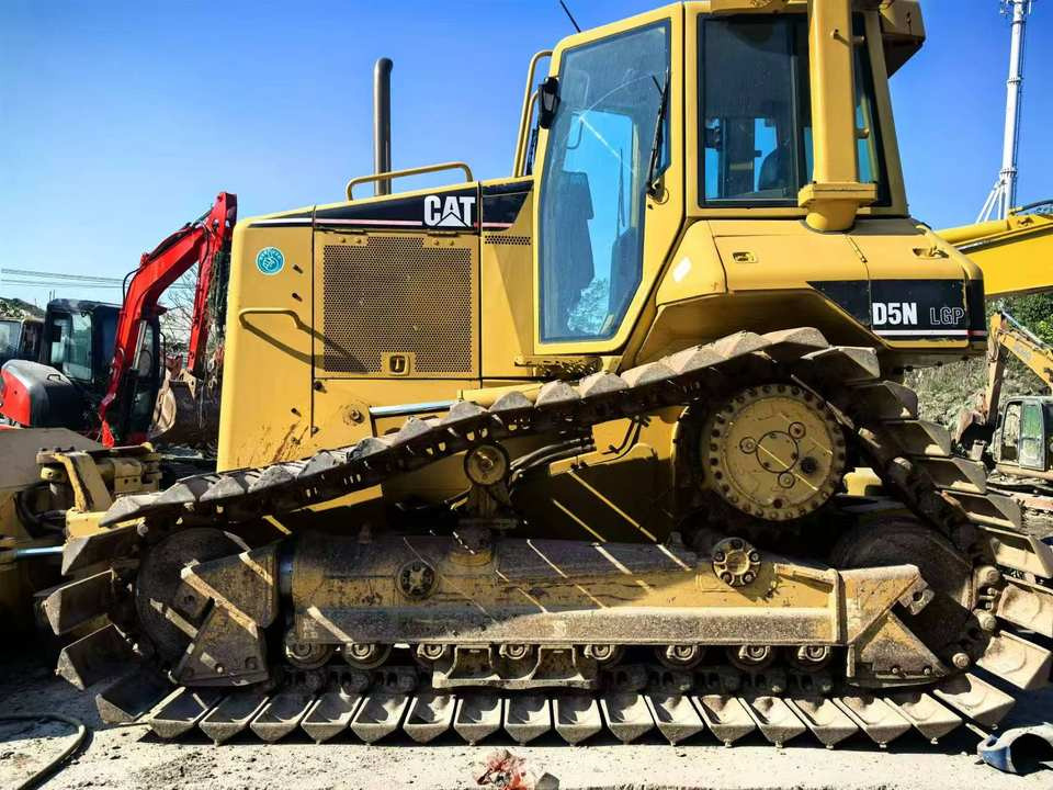 Caterpillar Tracks Bulldozer Japan Used Core Components Include Cummins Engine Pump Bearing and Gearbox at Competitive Price - Бульдозер: фото 4 Caterpillar Tracks Bulldozer Japan Used Core Components Include Cummins Engine Pump Bearing and Gearbox at Competitive Price - Бульдозер: фото 4