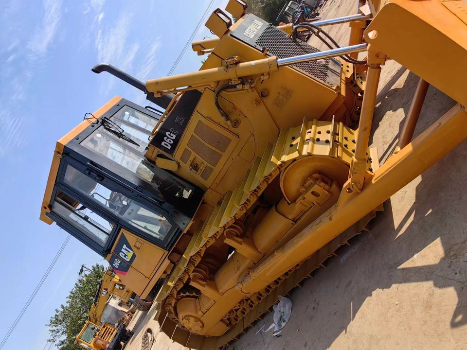 Cheap Used Bulldozer Cat D6G Second Hand Caterpillar D6D D6H D6R D6D in Stock Earth-movingMachinery - Бульдозер: фото 3 Cheap Used Bulldozer Cat D6G Second Hand Caterpillar D6D D6H D6R D6D in Stock Earth-movingMachinery - Бульдозер: фото 3