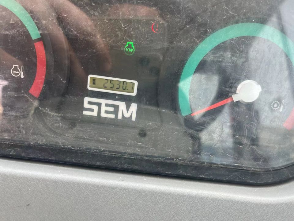 Earthmoving Machinery SEM 655F 655d 656d 656f 5ton Wheel Loader With Competitive Price SEM655D 655D - Колёсный погрузчик: фото 4 Earthmoving Machinery SEM 655F 655d 656d 656f 5ton Wheel Loader With Competitive Price SEM655D 655D - Колёсный погрузчик: фото 4