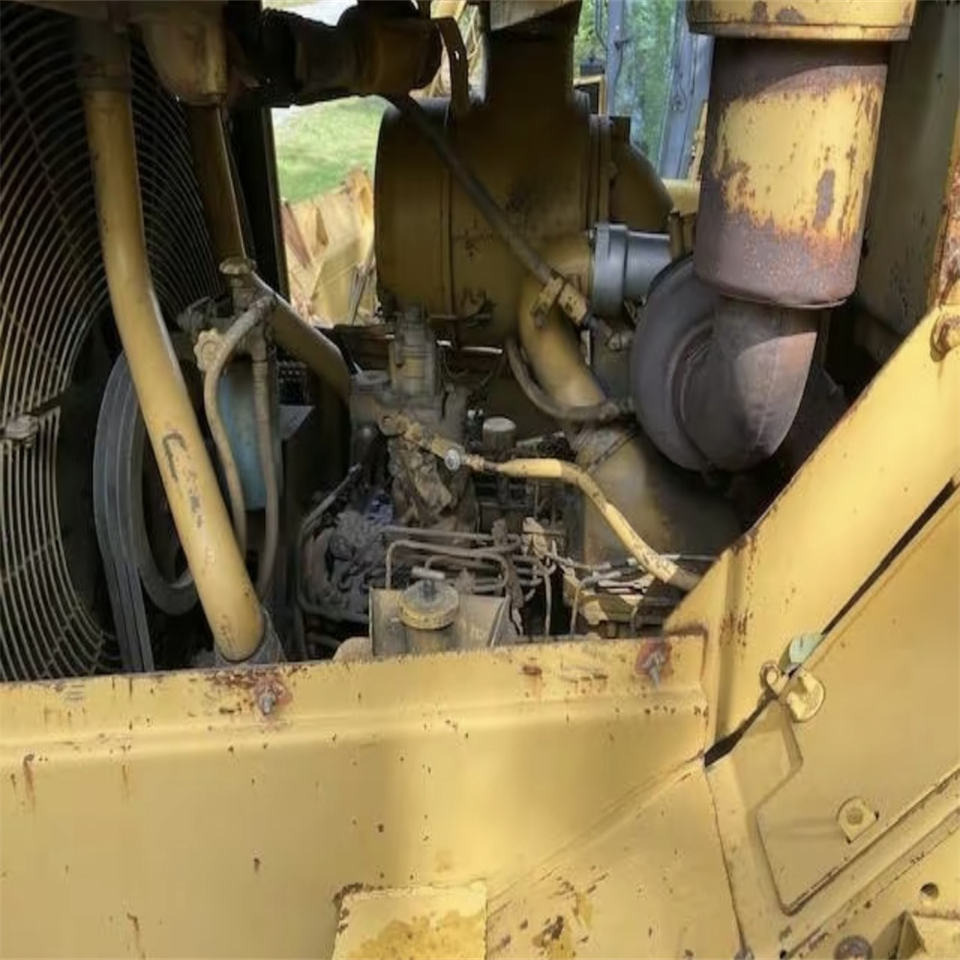 Good Secondhand Caterpillar D9H/ D9N/D9R/ Used Original Bulldozers With Blades and Rippers for Sale in Japan Condition - Бульдозер: фото 2 Good Secondhand Caterpillar D9H/ D9N/D9R/ Used Original Bulldozers With Blades and Rippers for Sale in Japan Condition - Бульдозер: фото 2