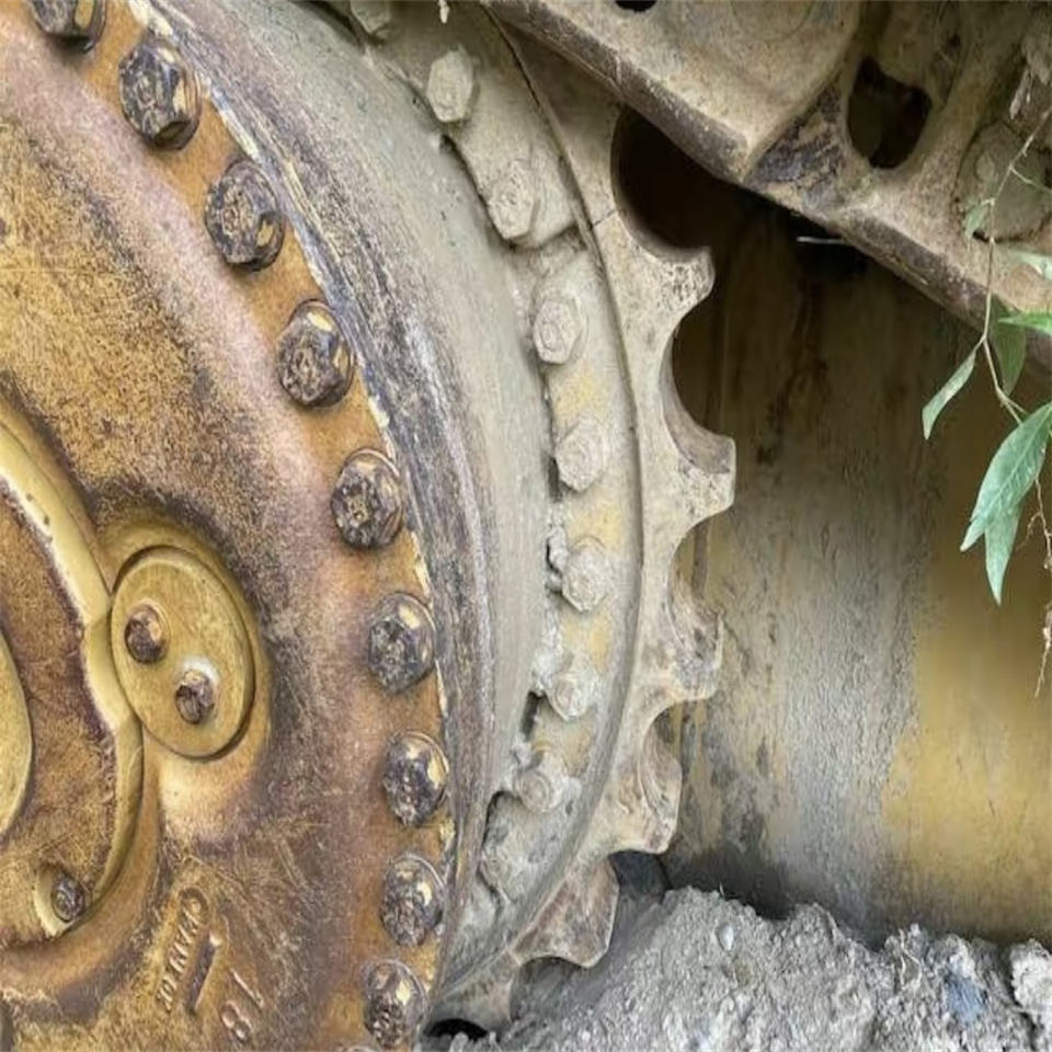 Good Secondhand Caterpillar D9H/ D9N/D9R/ Used Original Bulldozers With Blades and Rippers for Sale in Japan Condition - Бульдозер: фото 5 Good Secondhand Caterpillar D9H/ D9N/D9R/ Used Original Bulldozers With Blades and Rippers for Sale in Japan Condition - Бульдозер: фото 5