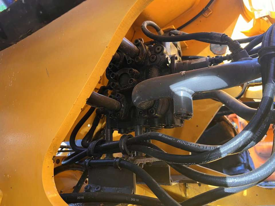 Hot Selling Used Original Sweden Hydraulic Volvo L120GZ Wheel Loader Second Hand Loader Volvo L220G in Good Condition for Sale - Колёсный погрузчик: фото 5 Hot Selling Used Original Sweden Hydraulic Volvo L120GZ Wheel Loader Second Hand Loader Volvo L220G in Good Condition for Sale - Колёсный погрузчик: фото 5