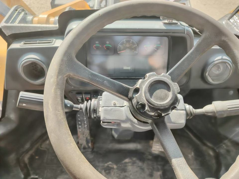 LiuGong LG 870H Hot Selling Good Condition Low Price China Used Loader Used Construction Equipment Second-hand - Колёсный погрузчик: фото 4 LiuGong LG 870H Hot Selling Good Condition Low Price China Used Loader Used Construction Equipment Second-hand - Колёсный погрузчик: фото 4