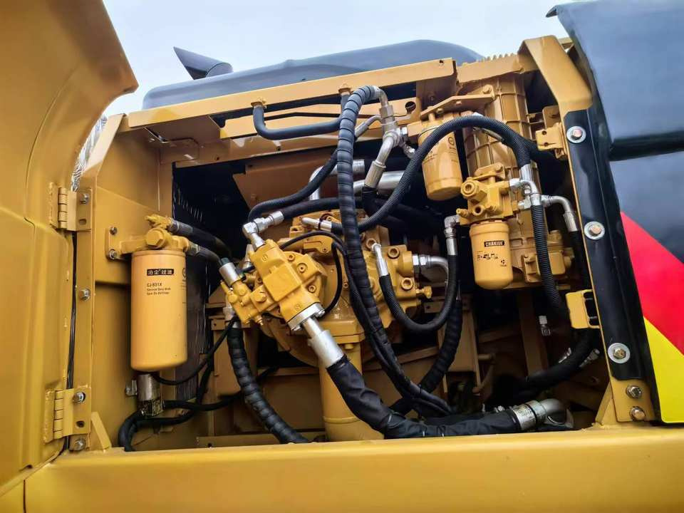 Low Price Used Caterpillar CAT 330D2L Excavators 33 TON 1.5M³ Bucket Capacity CN 2022 Machinery Test Report Track Shoes Included - Гусеничный экскаватор: фото 4 Low Price Used Caterpillar CAT 330D2L Excavators 33 TON 1.5M³ Bucket Capacity CN 2022 Machinery Test Report Track Shoes Included - Гусеничный экскаватор: фото 4