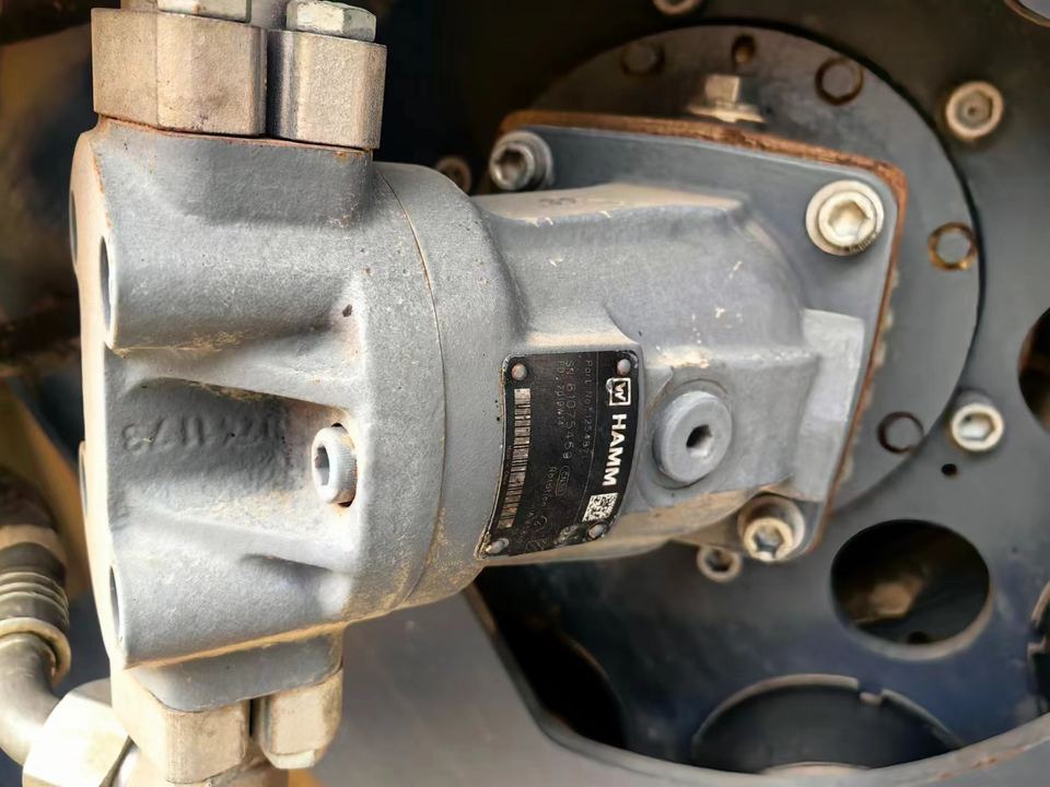 Original Good Condition USED Road Roller HD128 12 Ton Road Roller Vibratory Roller for HAMM - Дорожный каток: фото 3 Original Good Condition USED Road Roller HD128 12 Ton Road Roller Vibratory Roller for HAMM - Дорожный каток: фото 3