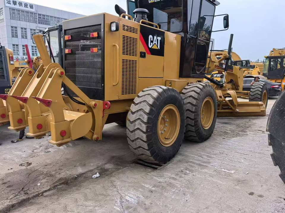 Second Hand Used Construction Machinery Japanese CAT 140G Grader Caterpillar Brand for Sale With Good Condition and Price - Грейдер: фото 3 Second Hand Used Construction Machinery Japanese CAT 140G Grader Caterpillar Brand for Sale With Good Condition and Price - Грейдер: фото 3