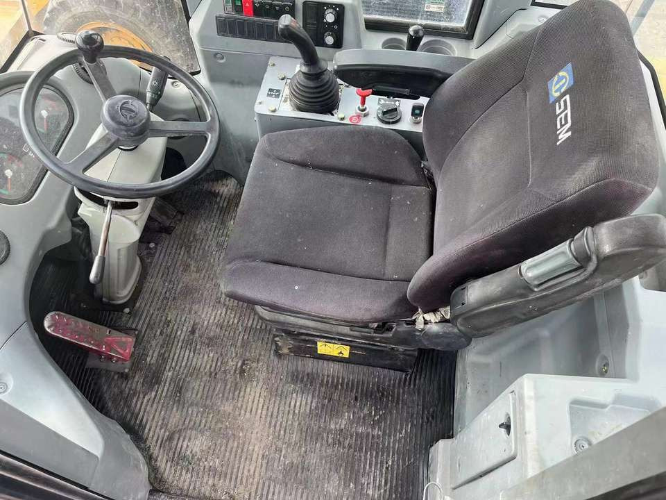 USED SEM 5 TON Mini Loader 656D/656F Front Loader Wheel Backhoe with 655D Engine Bucket Attachments Highly Rated Sale - Колёсный погрузчик: фото 4 USED SEM 5 TON Mini Loader 656D/656F Front Loader Wheel Backhoe with 655D Engine Bucket Attachments Highly Rated Sale - Колёсный погрузчик: фото 4