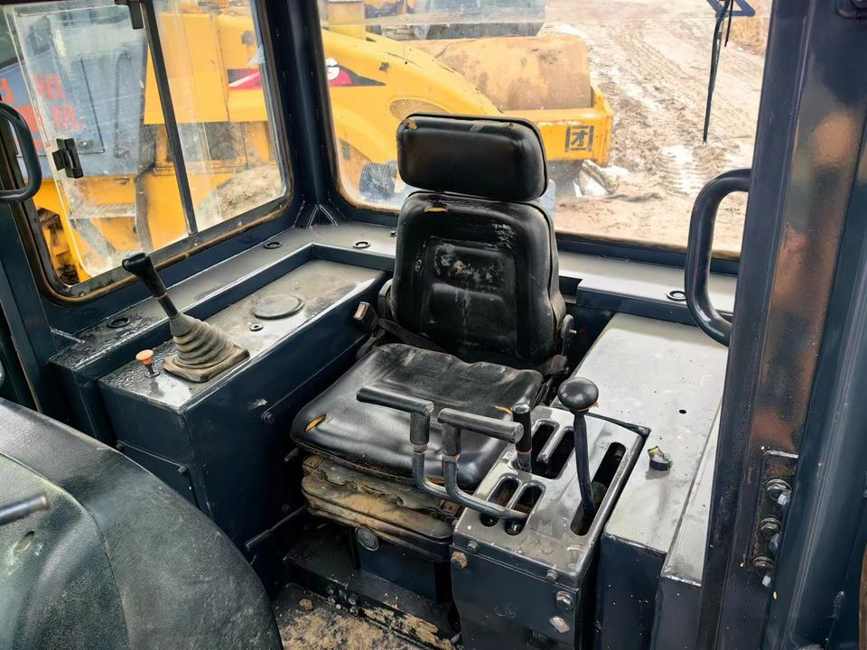 Used 13-Ton Crawler Dozer | Shantui SD13 138HP Earthmover | 3.8m³ SU Blade, Ready to Work - Бульдозер: фото 4 Used 13-Ton Crawler Dozer | Shantui SD13 138HP Earthmover | 3.8m³ SU Blade, Ready to Work - Бульдозер: фото 4