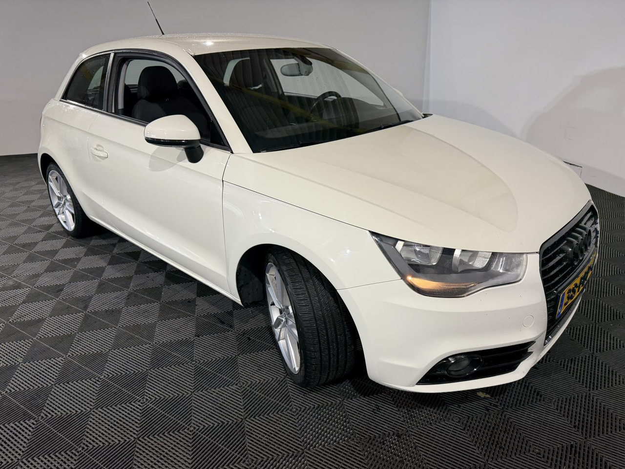Audi | A1 | 1.2 TFSI Ambition Pro Line | 2011 | 173.570 km | 38PBP4 | Logisch - Хэтчбек: фото 3 Audi | A1 | 1.2 TFSI Ambition Pro Line | 2011 | 173.570 km | 38PBP4 | Logisch - Хэтчбек: фото 3