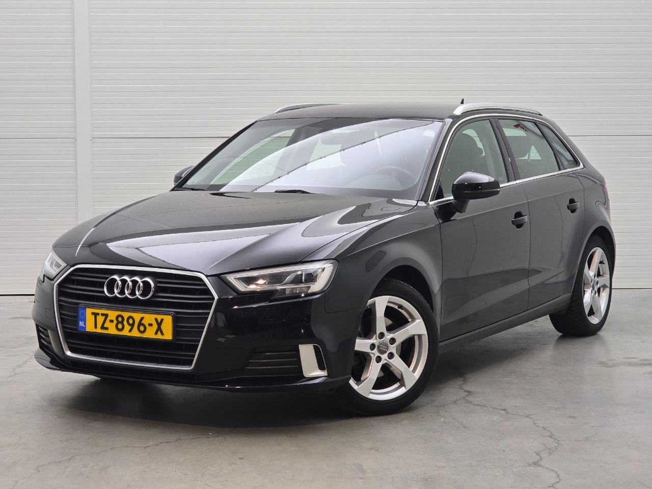 Audi A3 Sportback 30 TFSI Sport Lease Edition | 2018 | 121.664 km | Automaat | TZ896X | NAP: Logisch - Хэтчбек: фото 1 Audi A3 Sportback 30 TFSI Sport Lease Edition | 2018 | 121.664 km | Automaat | TZ896X | NAP: Logisch - Хэтчбек: фото 1