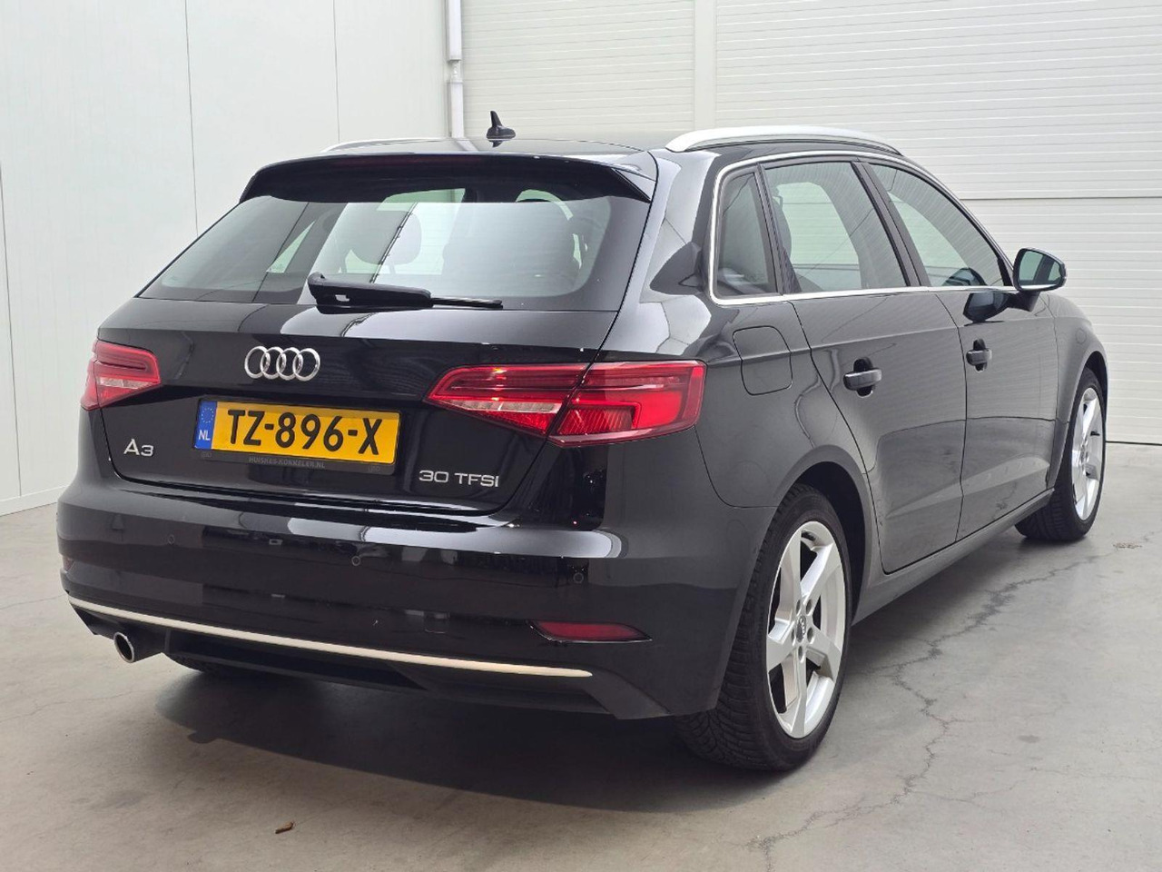 Audi A3 Sportback 30 TFSI Sport Lease Edition | 2018 | 121.664 km | Automaat | TZ896X | NAP: Logisch - Хэтчбек: фото 4 Audi A3 Sportback 30 TFSI Sport Lease Edition | 2018 | 121.664 km | Automaat | TZ896X | NAP: Logisch - Хэтчбек: фото 4