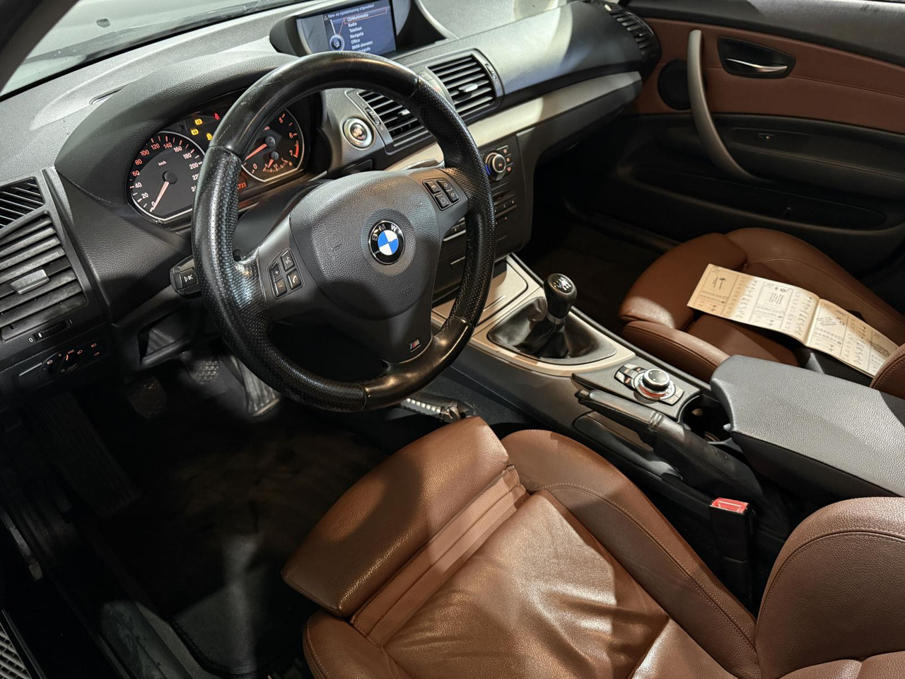 BMW | 1-serie | 116i EffDyn. Ed. Business Line Ultimate Edition | 2011 | 263.221 km | 05RHG5 | Logisch - Хэтчбек: фото 3 BMW | 1-serie | 116i EffDyn. Ed. Business Line Ultimate Edition | 2011 | 263.221 km | 05RHG5 | Logisch - Хэтчбек: фото 3