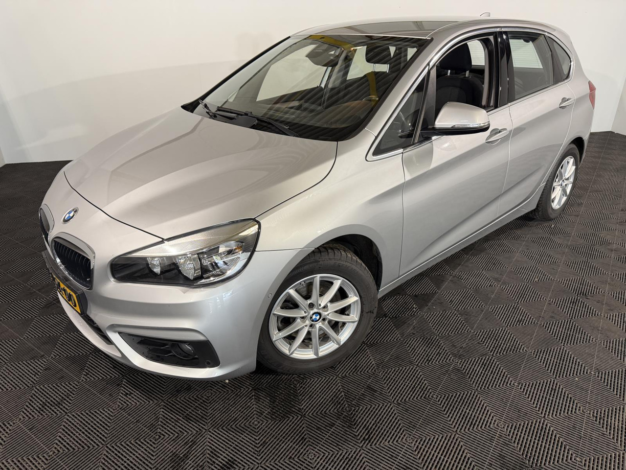 BMW 2-serie Active Tourer 218i Executive | 2015 | 198.295 km | 2-ZGX-00 - Легковой автомобиль: фото 1 BMW 2-serie Active Tourer 218i Executive | 2015 | 198.295 km | 2-ZGX-00 - Легковой автомобиль: фото 1
