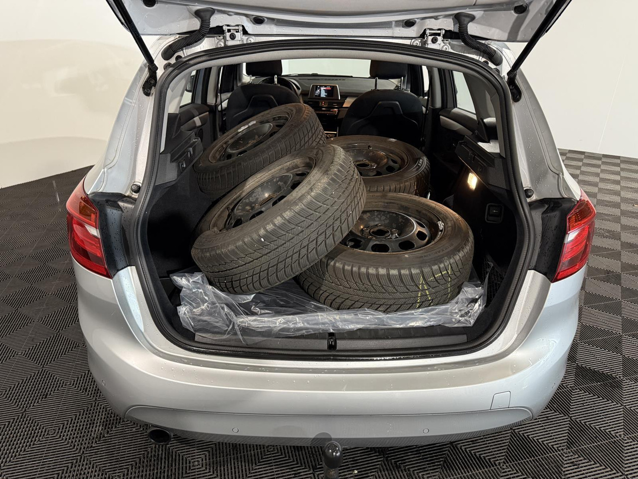 BMW 2-serie Active Tourer 218i Executive | 2015 | 198.295 km | 2-ZGX-00 - Легковой автомобиль: фото 5 BMW 2-serie Active Tourer 218i Executive | 2015 | 198.295 km | 2-ZGX-00 - Легковой автомобиль: фото 5