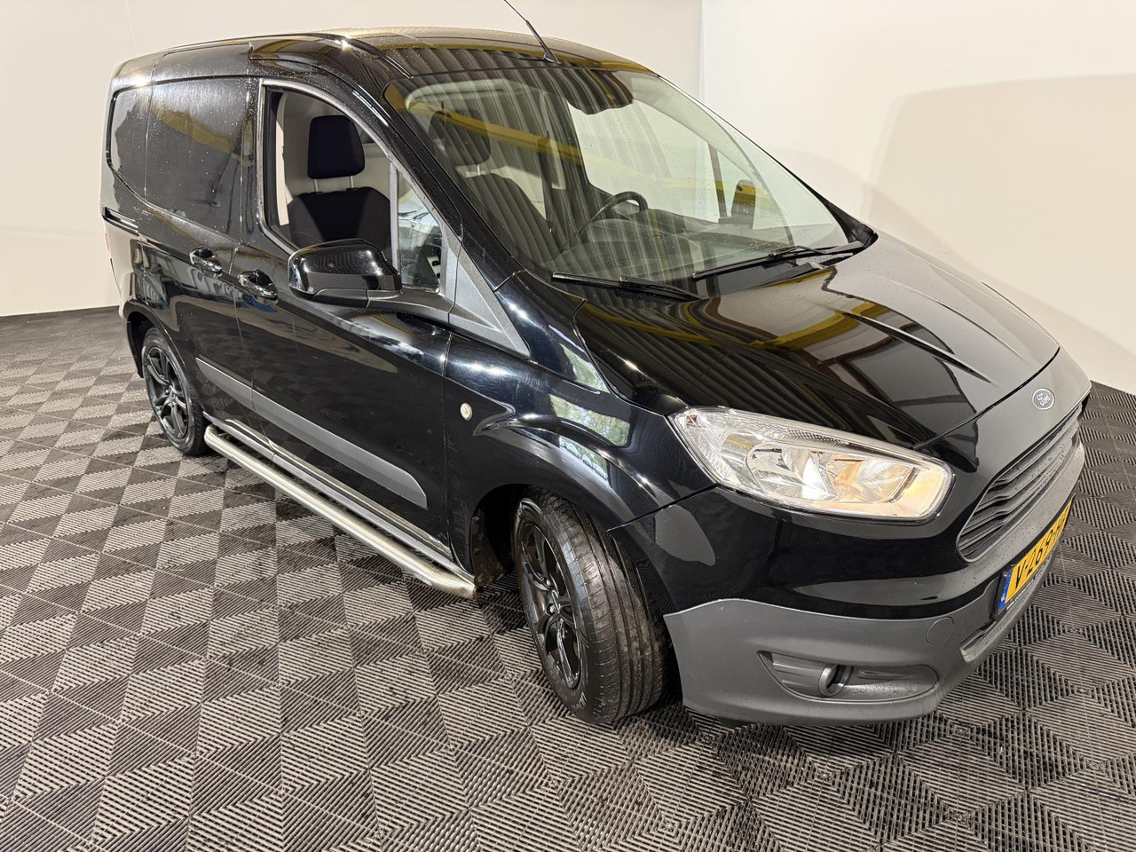 Ford | Transit Courier | 1.5 TDCI Trend | 2017 | 216.300 km | V269HF | Logisch - Легковой фургон: фото 4 Ford | Transit Courier | 1.5 TDCI Trend | 2017 | 216.300 km | V269HF | Logisch - Легковой фургон: фото 4