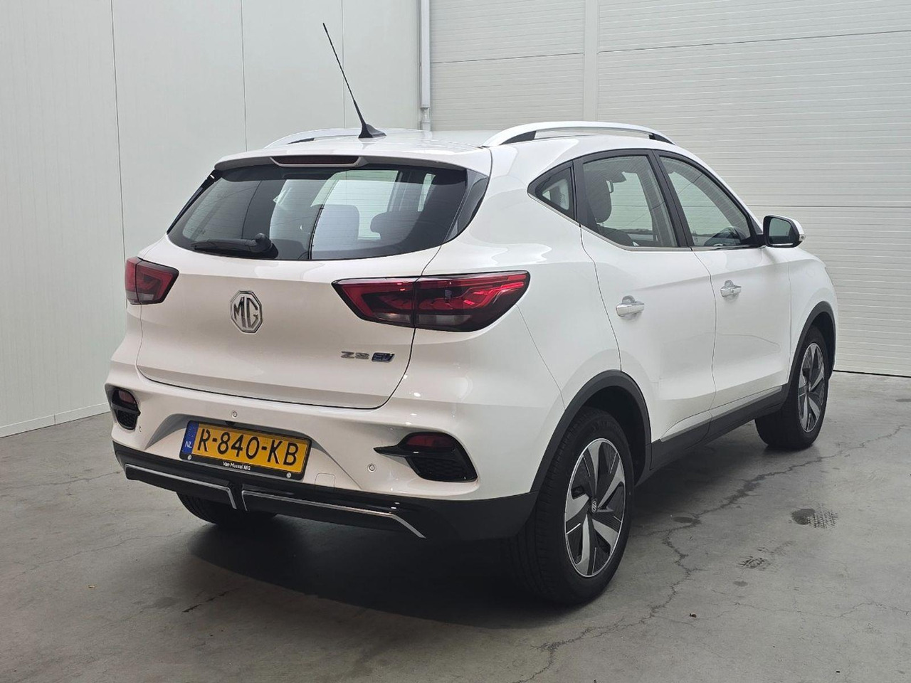 MG MG ZS EV EV Standard Range Comfort 50 kWh | 2022 | 17.023 km | Automaat | R840KB | NAP: Logisch - Внедорожник: фото 4 MG MG ZS EV EV Standard Range Comfort 50 kWh | 2022 | 17.023 km | Automaat | R840KB | NAP: Logisch - Внедорожник: фото 4