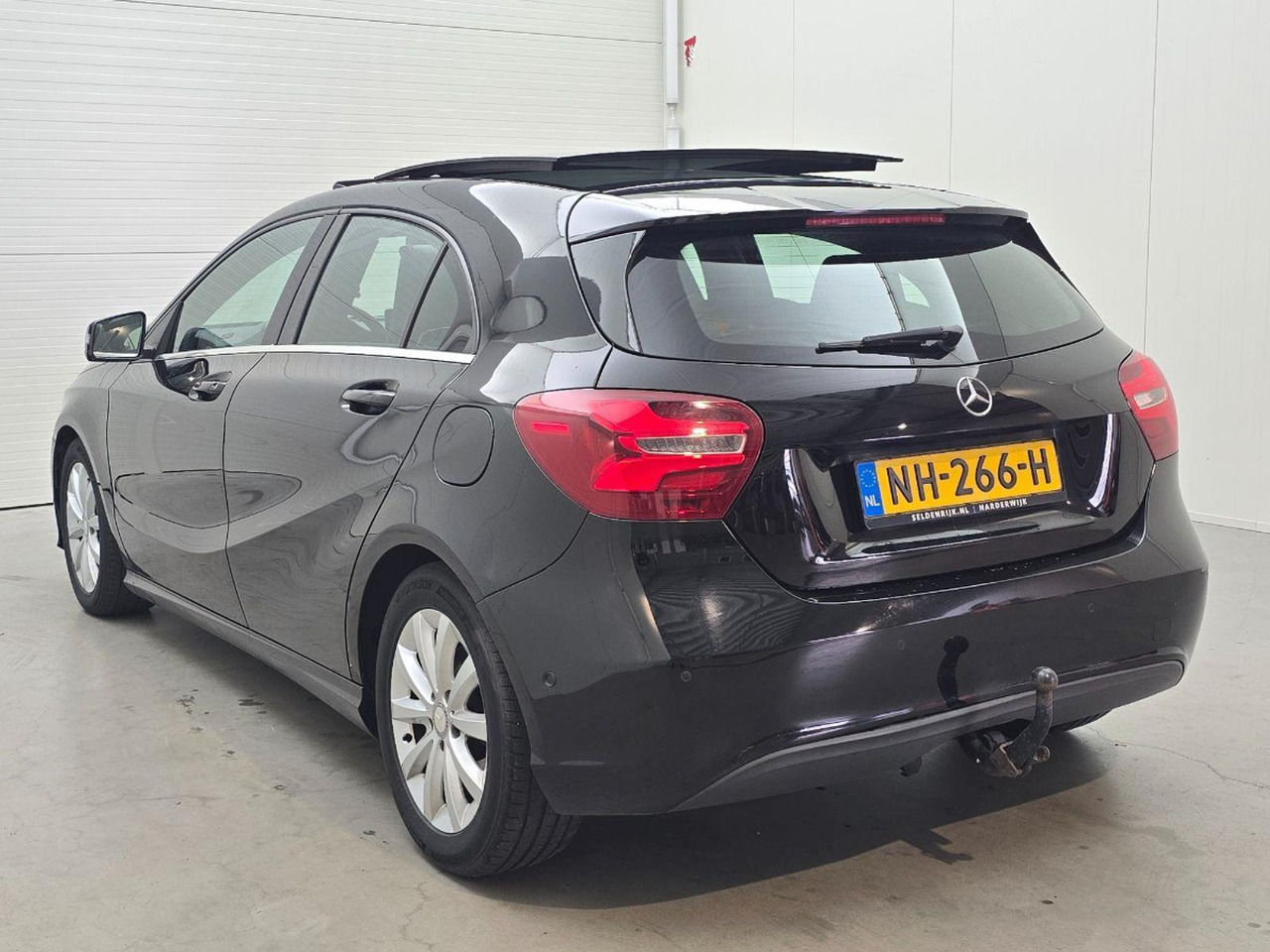 Mercedes-Benz A-klasse 180 Lease Edition Plus | 2017 | 233.018 km | Automaat | NH266H | NAP: Logisch - Хэтчбек: фото 3 Mercedes-Benz A-klasse 180 Lease Edition Plus | 2017 | 233.018 km | Automaat | NH266H | NAP: Logisch - Хэтчбек: фото 3