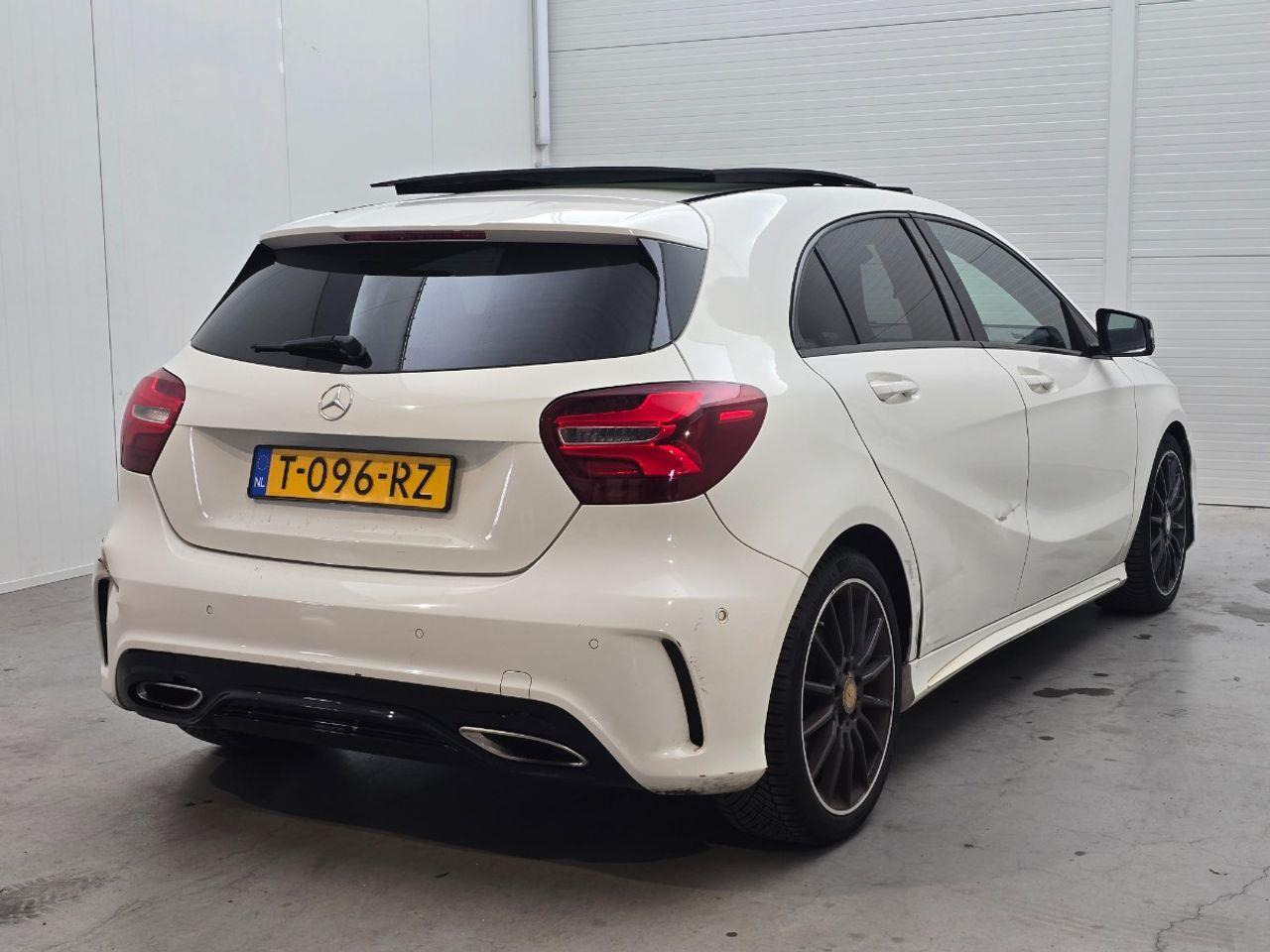 Mercedes - Benz A - klasse 200 Ambition | 2016 | 173.260 km | Automaat | T096RZ | NAP: Geen oordeel - Хэтчбек: фото 4 Mercedes - Benz A - klasse 200 Ambition | 2016 | 173.260 km | Automaat | T096RZ | NAP: Geen oordeel - Хэтчбек: фото 4