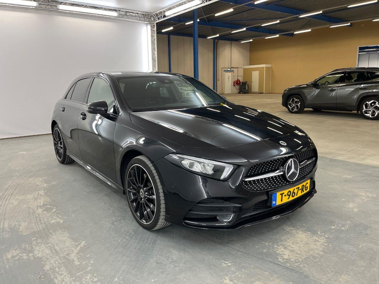 Mercedes - Benz A - klasse 250 e Business Line | 2022 | 26.677 km | Automaat | T967RG | NAP: Geen oordeel - Хэтчбек: фото 2 Mercedes - Benz A - klasse 250 e Business Line | 2022 | 26.677 km | Automaat | T967RG | NAP: Geen oordeel - Хэтчбек: фото 2