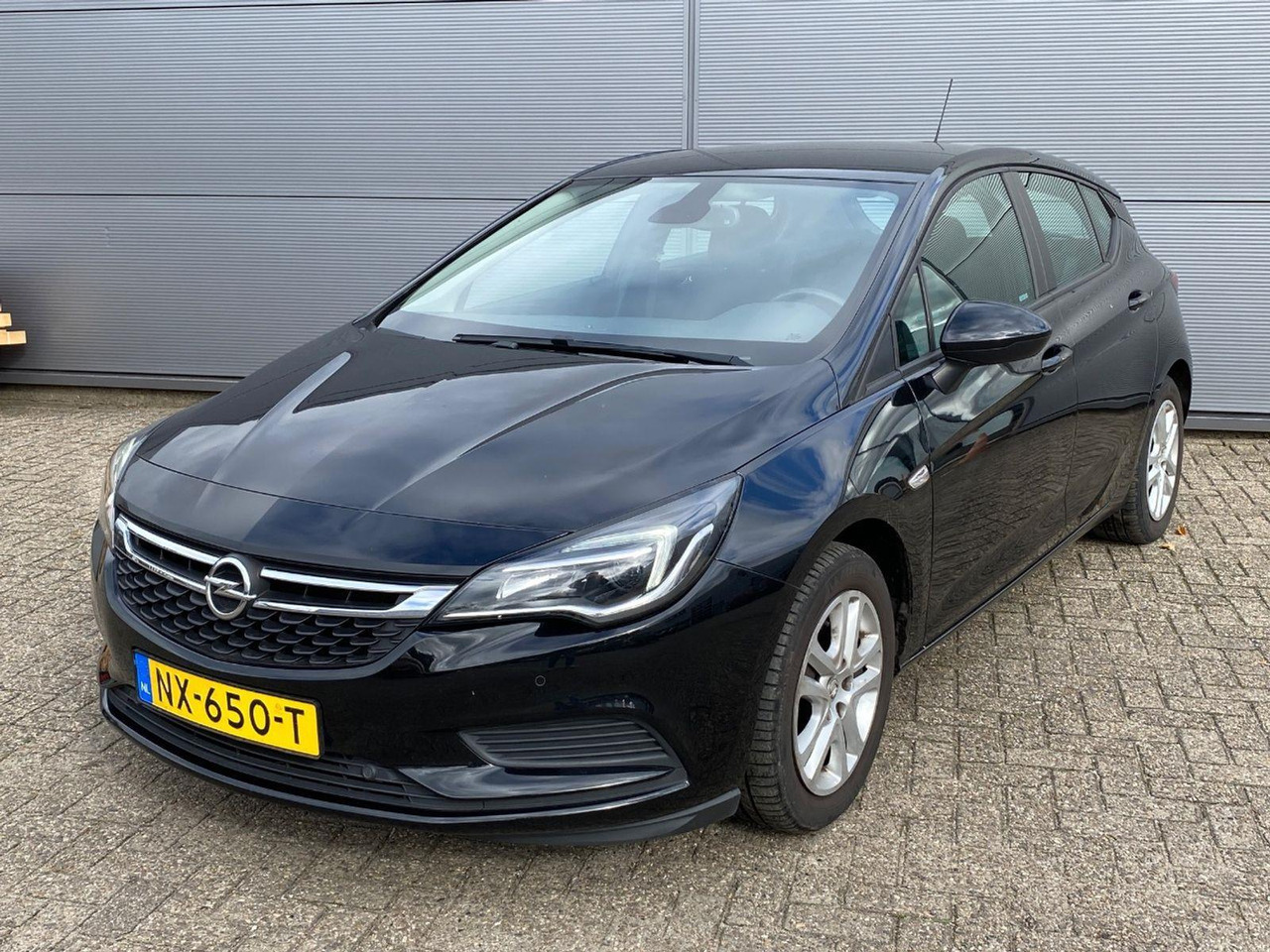 Opel Astra 1.0 Online Edition | 2017 | 112.576 km | NX650T | NAP: Logisch - Хэтчбек: фото 1 Opel Astra 1.0 Online Edition | 2017 | 112.576 km | NX650T | NAP: Logisch - Хэтчбек: фото 1