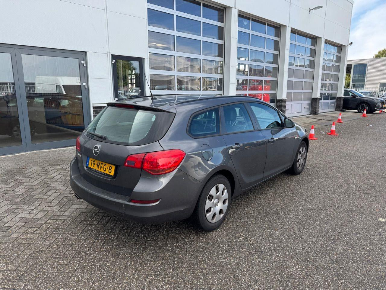 Opel Astra Sports Tourer 1.4 Turbo Edition | 2011 | 251.699 km | 19RFG8 | NAP: Logisch - Легковой автомобиль: фото 4 Opel Astra Sports Tourer 1.4 Turbo Edition | 2011 | 251.699 km | 19RFG8 | NAP: Logisch - Легковой автомобиль: фото 4