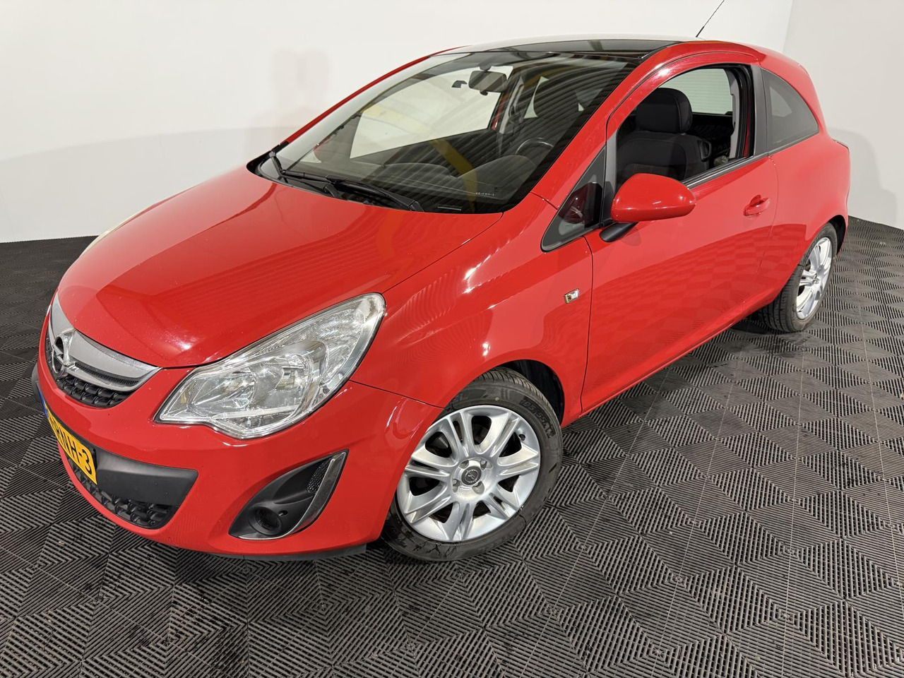 Opel Corsa 1.2-16V Color Edition | 2011 | 205.202 km | 99-RNH-3 - Хэтчбек: фото 1 Opel Corsa 1.2-16V Color Edition | 2011 | 205.202 km | 99-RNH-3 - Хэтчбек: фото 1