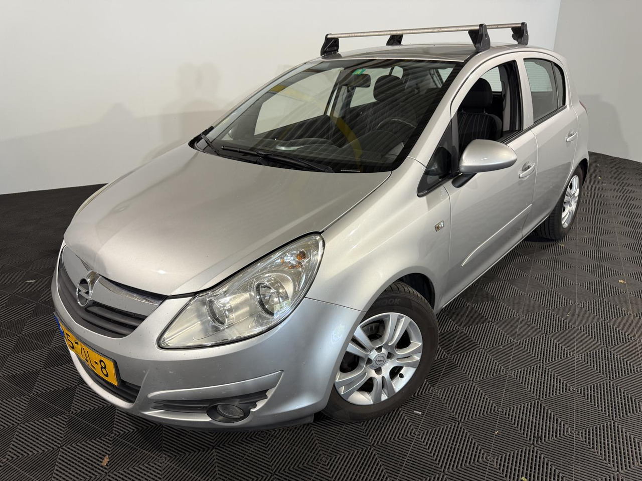Opel | Corsa | 1.2-16V Cosmo Automaat | 2009 | 245.713 km | 45TJL8 | Geen oordeel - Хэтчбек: фото 1 Opel | Corsa | 1.2-16V Cosmo Automaat | 2009 | 245.713 km | 45TJL8 | Geen oordeel - Хэтчбек: фото 1