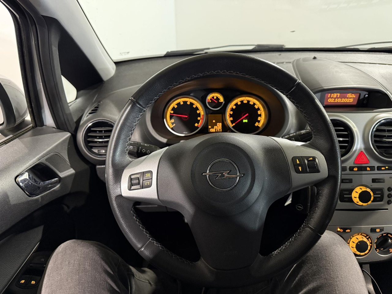 Opel | Corsa | 1.2-16V Rhythm | 2013 | 198.171 km | 5KBB41 | Logisch - Хэтчбек: фото 3 Opel | Corsa | 1.2-16V Rhythm | 2013 | 198.171 km | 5KBB41 | Logisch - Хэтчбек: фото 3