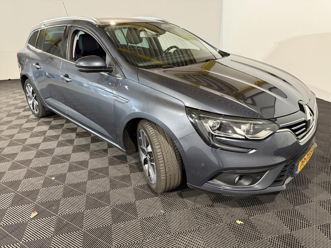 Renault | Mégane Estate | 1.2 TCe Bose | 2017 | 197.462 km | PP713F | Logisch - Легковой автомобиль: фото 3 Renault | Mégane Estate | 1.2 TCe Bose | 2017 | 197.462 km | PP713F | Logisch - Легковой автомобиль: фото 3