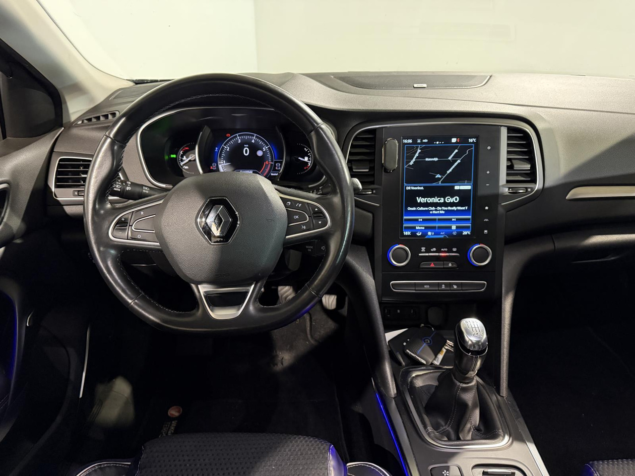 Renault | Mégane Estate | 1.2 TCe Bose | 2017 | 197.462 km | PP713F | Logisch - Легковой автомобиль: фото 3 Renault | Mégane Estate | 1.2 TCe Bose | 2017 | 197.462 km | PP713F | Logisch - Легковой автомобиль: фото 3