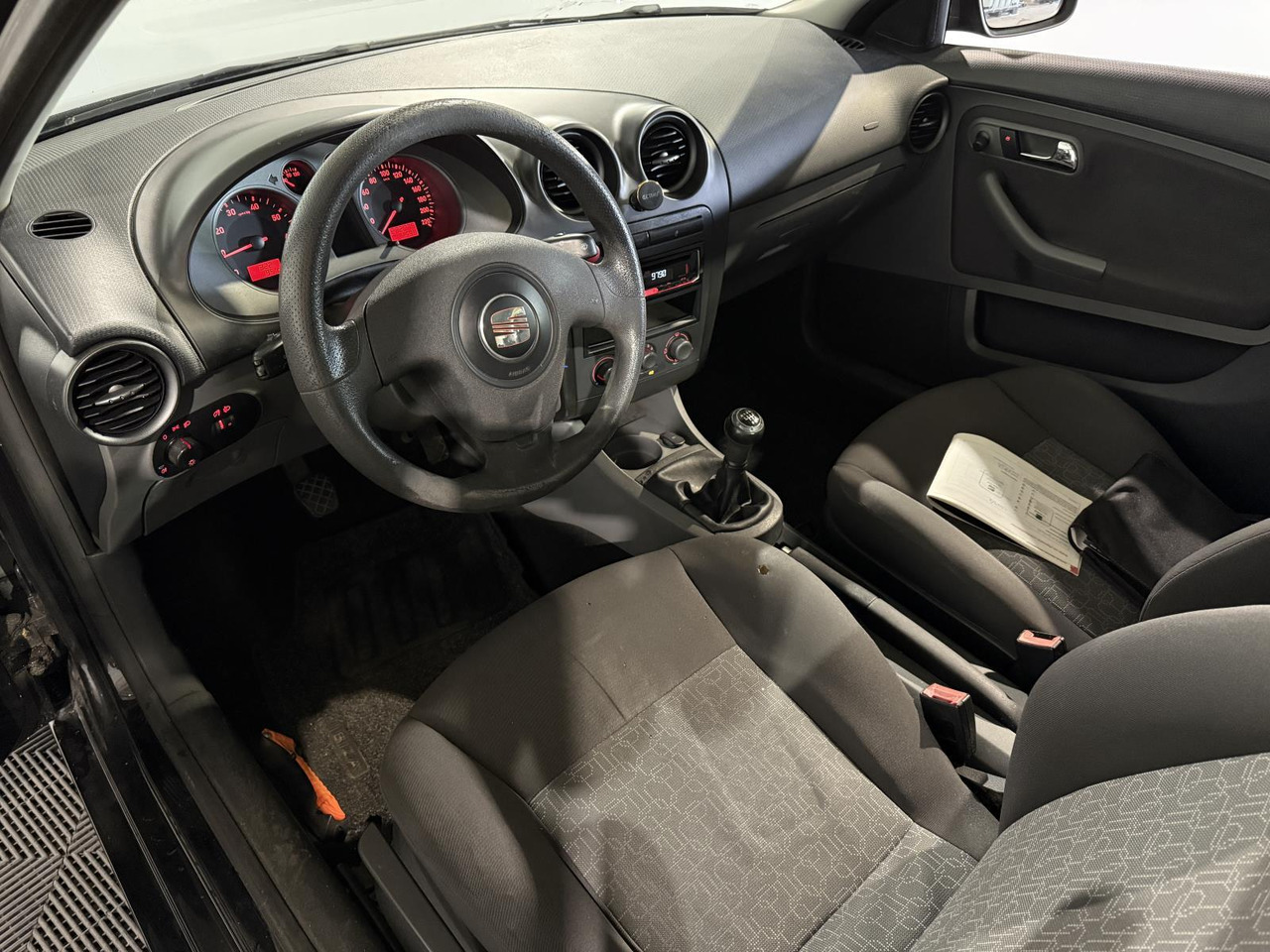 SEAT | Ibiza | 1.4-16V 25 Edition I | 2009 | 232.075 km | 37HLJ6 | Logisch - Хэтчбек: фото 3 SEAT | Ibiza | 1.4-16V 25 Edition I | 2009 | 232.075 km | 37HLJ6 | Logisch - Хэтчбек: фото 3
